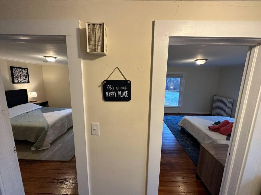 The Yellow Door 3-Bedroom Downtown Near Vt&Ru Radford Esterno foto