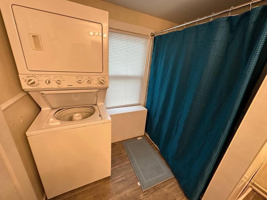 The Yellow Door 3-Bedroom Downtown Near Vt&Ru Radford Esterno foto
