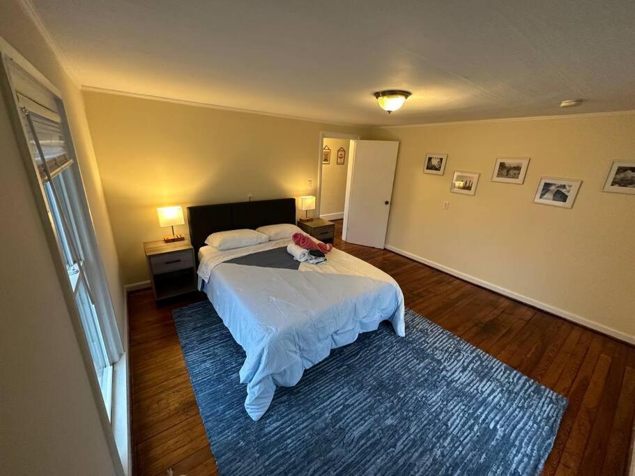 The Yellow Door 3-Bedroom Downtown Near Vt&Ru Radford Esterno foto