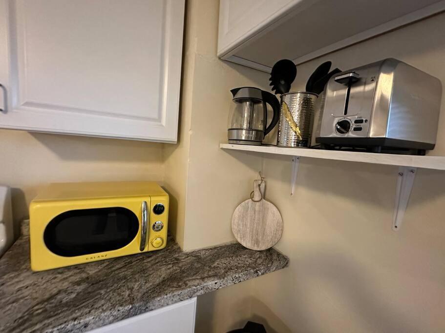 The Yellow Door 3-Bedroom Downtown Near Vt&Ru Radford Esterno foto